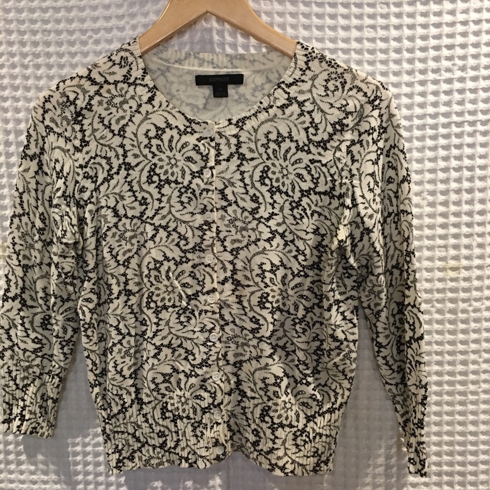 Like New Express black & white floral cardigan.